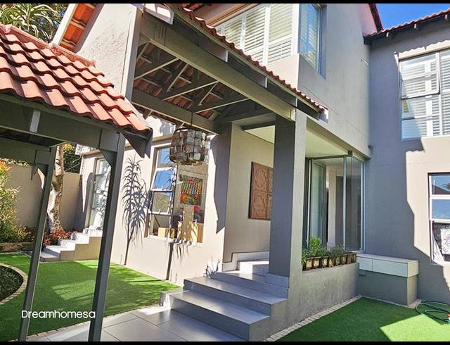 4 BEDROOM CLUSTER FOR SALE IN SANDOWN